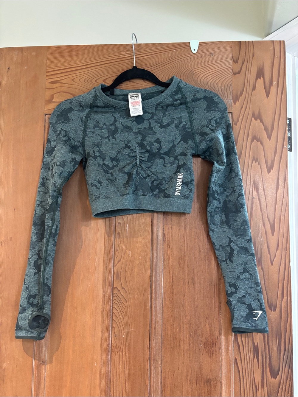 Gymshark Green Seamless Long-Sleeve Crop Top Size Small.